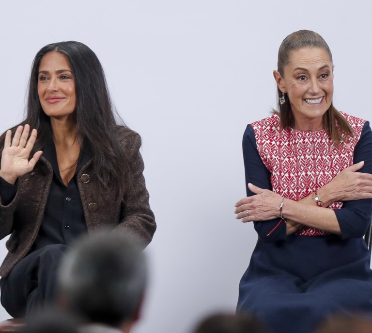 Salma Hayek se deshace en elogios hacia Sheinbaum: "Quizá lo que no teníamos era esta presidenta"