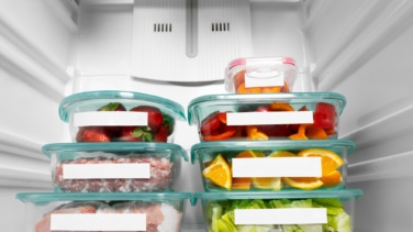 Así debes descongelar los alimentos para que sean seguros