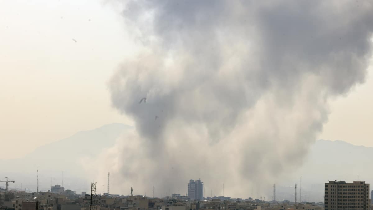 EEUU e Israel lanzan un "ataque preventivo" con misiles y drones contra Irán