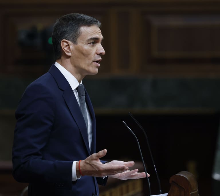 Sánchez acusa a Feijóo de "blanquear a la ultraderecha" y le avisa del precio que tendrá que pagar para gobernar con ella