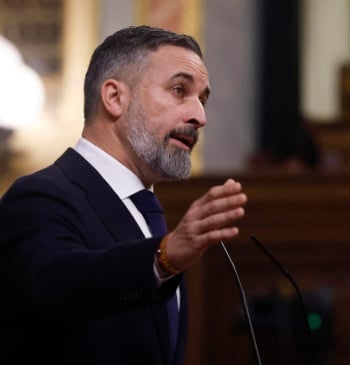 Abascal ataca a Sánchez: "La corrupción mata. Adamuz fue un crimen y [...]