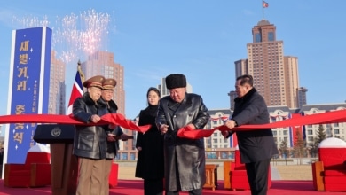 Kim vuelve a aparecer con su hija en un acto público