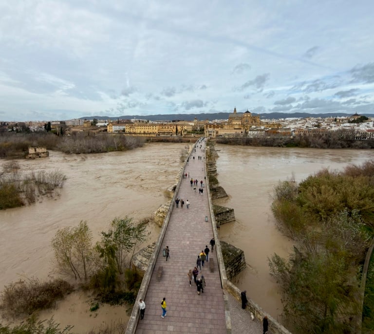 La crecida de los ríos y el temporal Leonardo ponen en alerta a diez comunidades con más de 3.000 desalojados