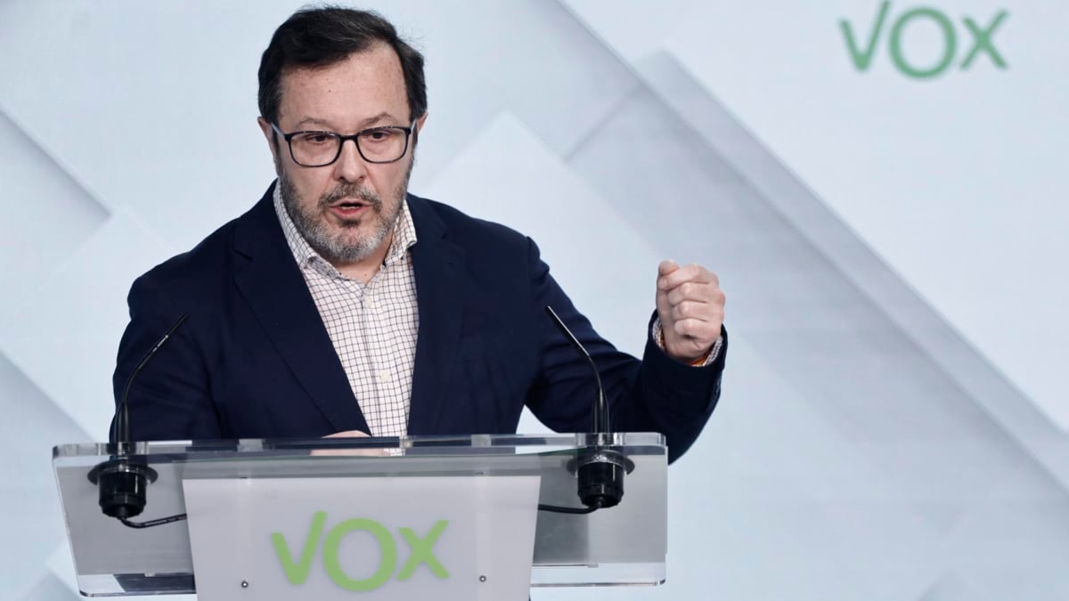 El portavoz nacional de Vox, José Antonio Fúster, en una rueda de prensa este lunes en la sede nacional del partido en Madrid