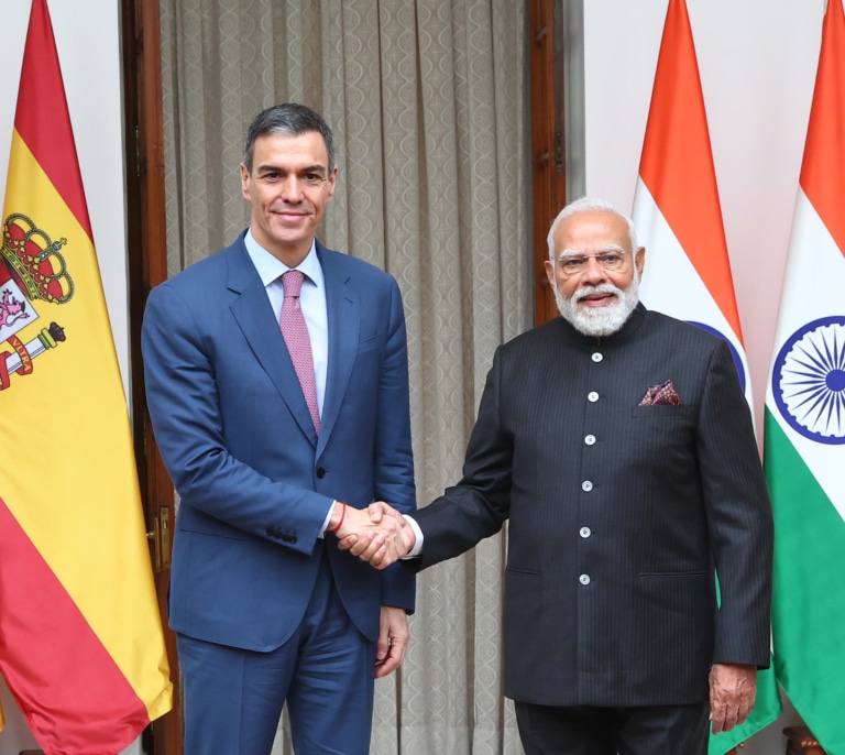 Sánchez respalda a Cabezón y descarta echar a González del PSOE: "Tardará en votarnos, porque me volveré a presentar"