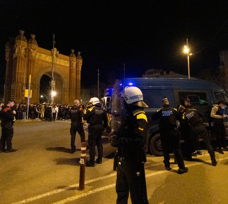Una convocatoria de 'therians' en Barcelona acaba con cinco detenidos por la policía