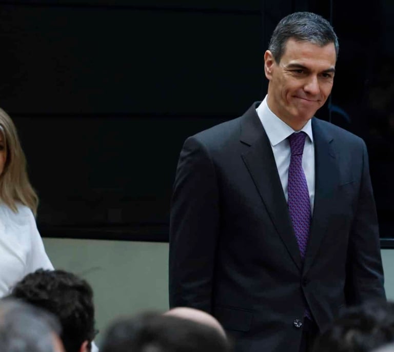 El CIS rompe la media de encuestas y sitúa al PSOE a casi diez puntos por encima del PP