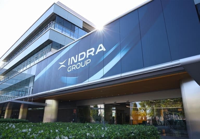 Indra dice que el análisis de la integración de Escribano "sigue su curso" y descarta la salida de su presidente