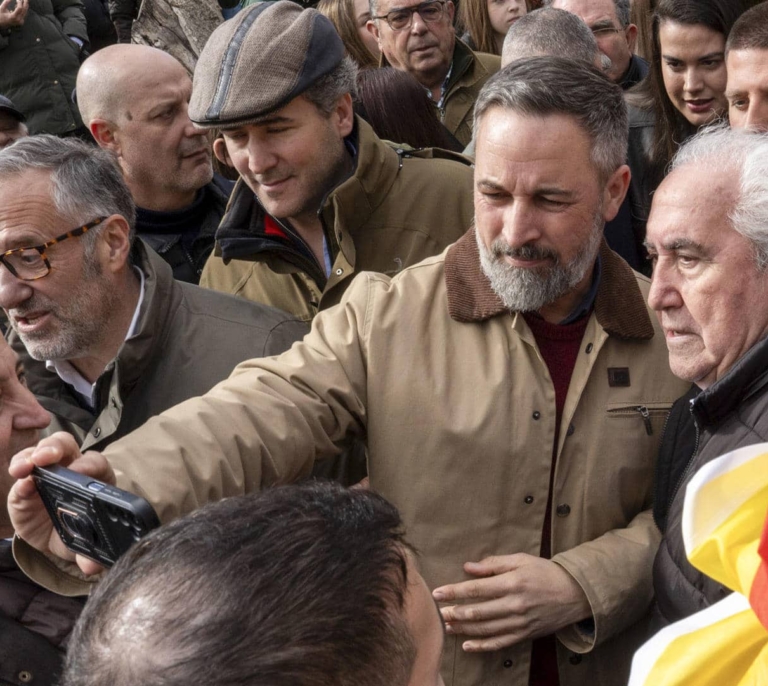 Vox se conforma con subir algún escaño en Castilla y León para condicionar a Mañueco