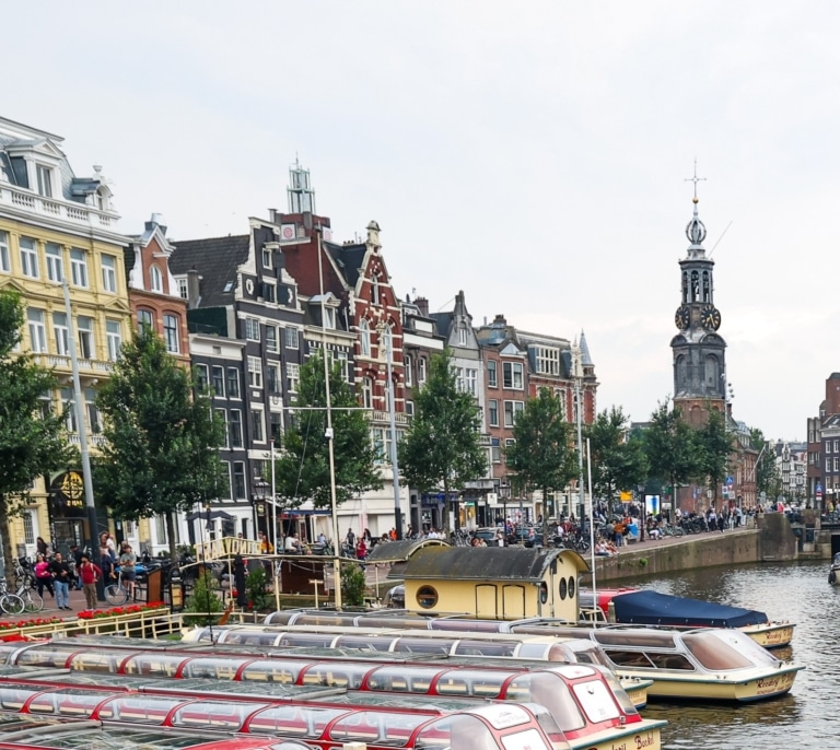 No es ciudad para chuletones: Ámsterdam vetará la publicidad de carne junto a la de cruceros y combustibles fósiles