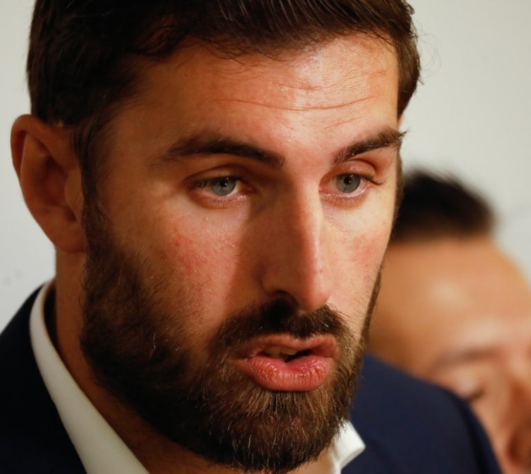 Sigue la purga de los 'Diez Negritos' en Vox: ahora a por la cabeza del murciano José Ángel Antelo