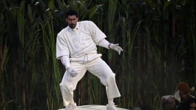 La camiseta de Zara que llevó Bad Bunny en la Super Bowl ya alcanza los 5.000 euros en plataformas de segunda mano