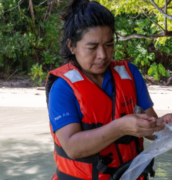 La indígena panameña que descubre los secretos de los arrecifes estudiando las [...]