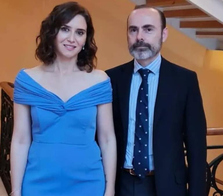 La autoinmolación de 'los pocholos' de Ayuso: "Se les ha erradicado tarde"