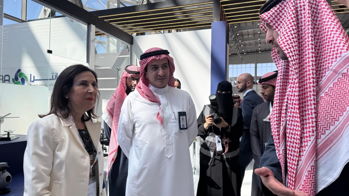 La ministra de Defensa española, Margarita Robles, durante su visita este domingo a la tercera edición de la Feria Mundial de Defensa 2026 en Riad (Arabia Saudí).