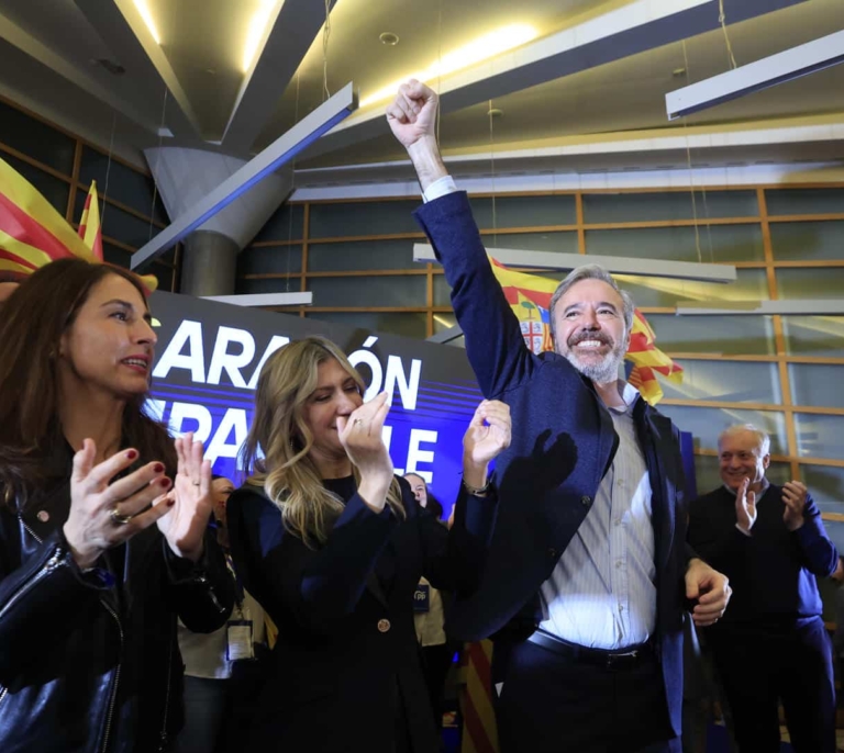 El PP cae dos escaños, el PSOE toca suelo y Vox duplica sus resultados en Aragón