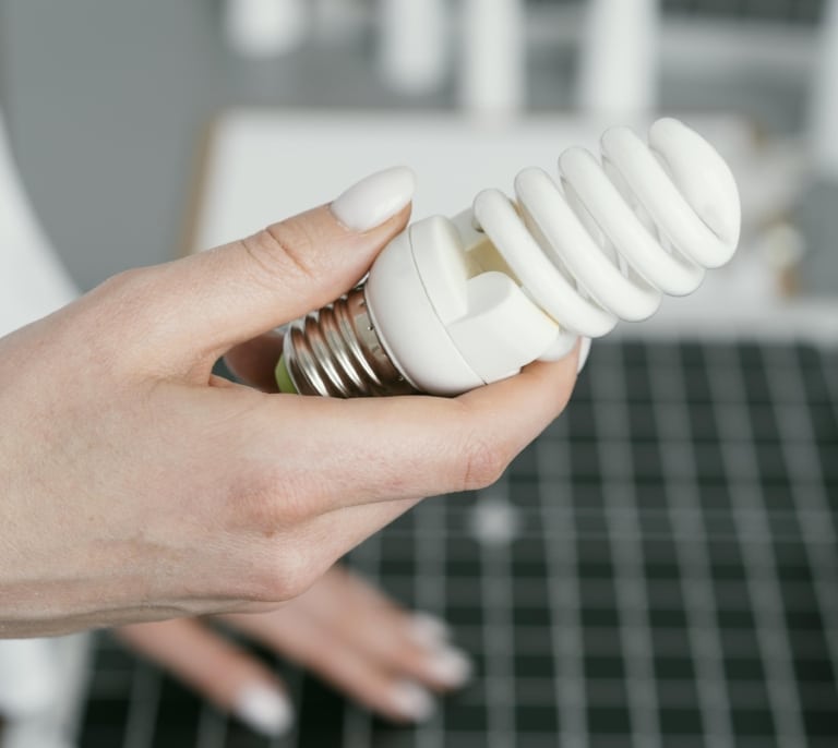 Precio de la luz hoy, 2 de febrero de 2026: cómo arranca el mes y qué factores lo condicionan