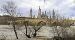 El Ebro mantendrá caudales altos a su paso por Zaragoza al menos hasta el jueves