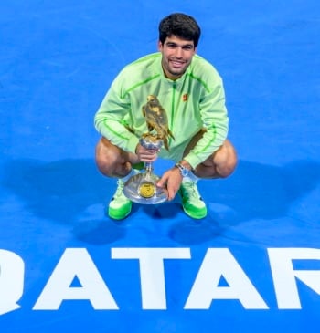 Alcaraz arrasa a Fils en la final y conquista Doha