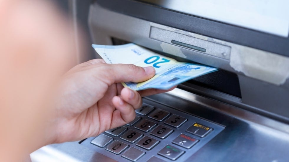 Las tres mejores cuentas para sacar dinero gratis en el extranjero en febrero de 2026