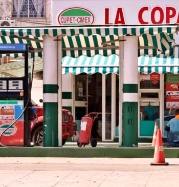 La leña y las mulas vuelven a Cuba