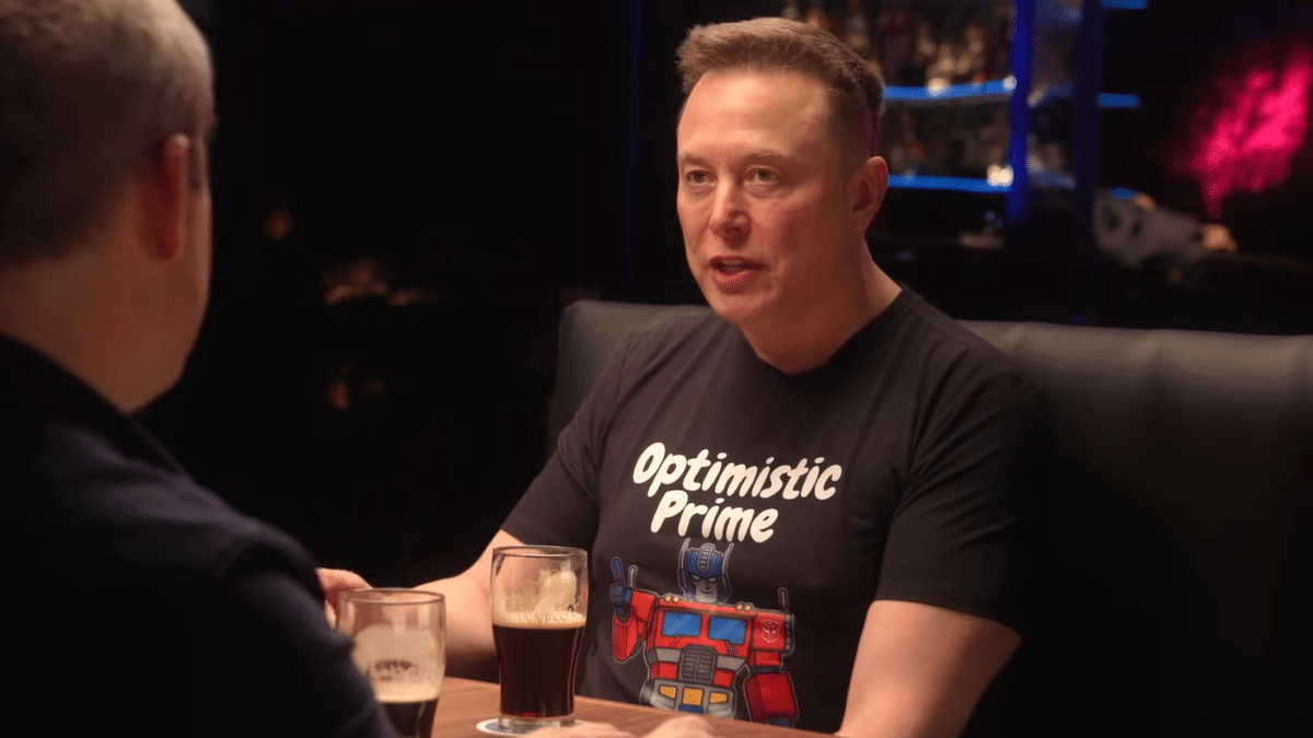 Elon Musk durante su participación en el pódcast Dwarkesh.
