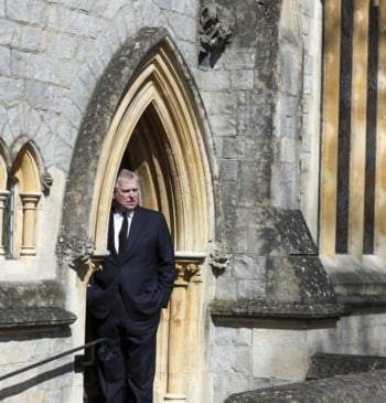 Andrés, el segundón favorito de Isabel II que no se arrepiente de [...]