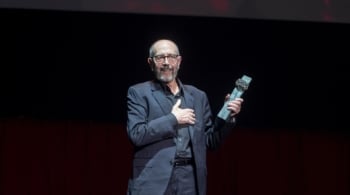 Miguel Rellán al recibir en 2022 la Biznaga Ciudad del Paraíso, galardón honorífico del Festival de Cine de Málaga
