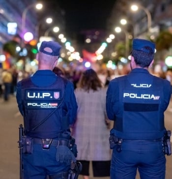 Investigados cuatro mandos de la Policía Canaria tras la denuncia de una [...]