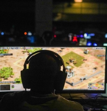 'The Com': la red de sectas que usa el abuso infantil como [...]