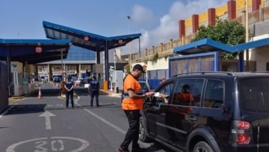 Las mafias venden "tickets de Telepizza" para regularizar inmigrantes