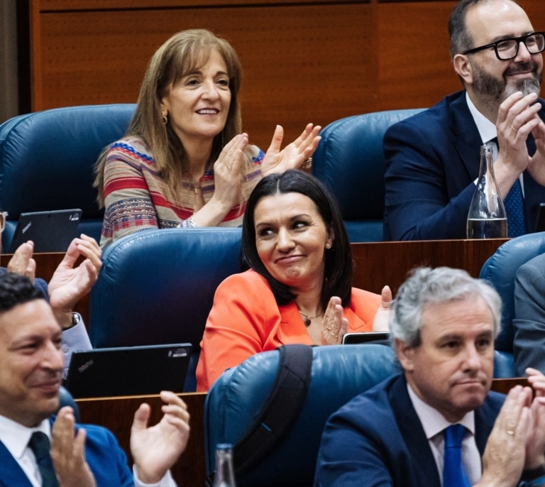 Ayuso destituye al consejero de Educación Emilio Viciana y nombra a Mercedes Zarzalejo