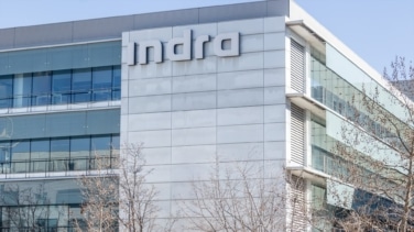Indra cae un 8,45% en bolsa tras las dudas de Moncloa sobre la operación con Escribano