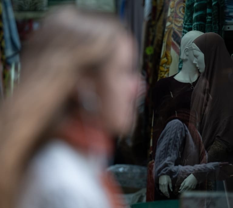 PP y Vox quieren prohibir el burka y el nicab: ¿es legal hacerlo?