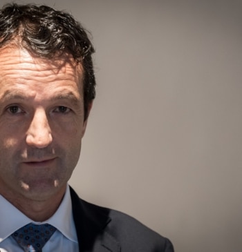 La operación de Indra y Escribano sigue adelante pese a las presiones [...]