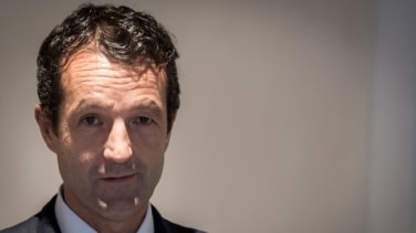 La operación de Indra y Escribano sigue adelante pese a las presiones del Gobierno