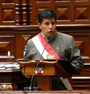 El expresidente peruano Castillo, encarcelado, solicita el indulto al nuevo presidente Balcázar
