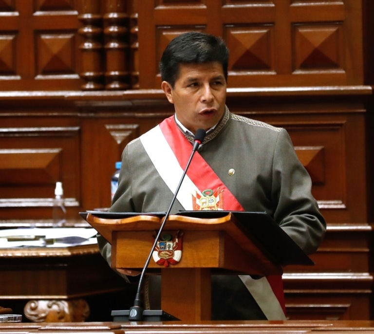 El expresidente peruano Castillo, encarcelado, solicita el indulto al nuevo presidente Balcázar