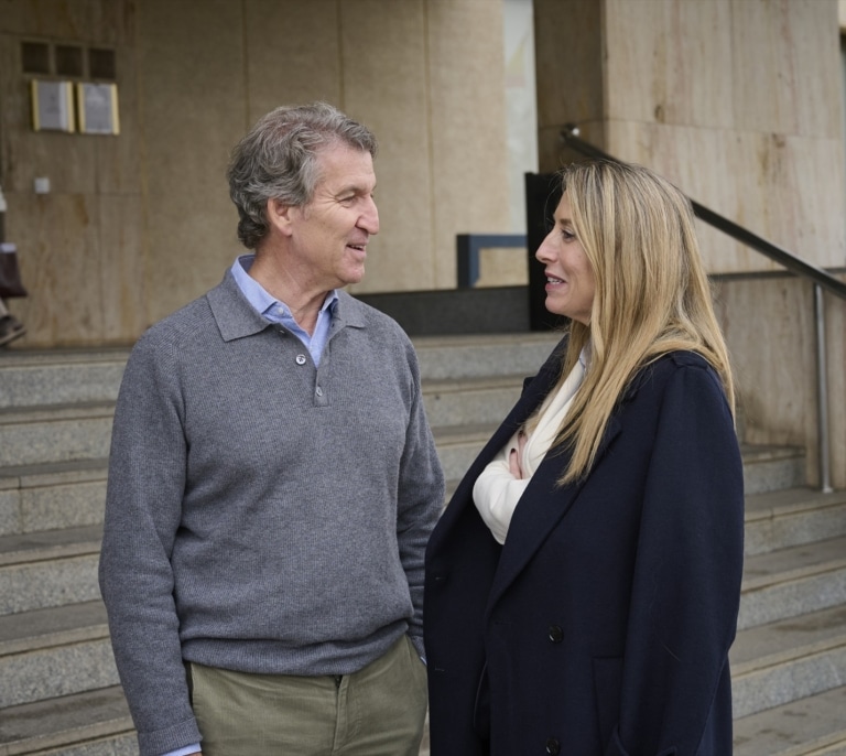 El PP redacta un documento marco para "ordenar" sus pactos con Vox y alcanzar "gobiernos estables"