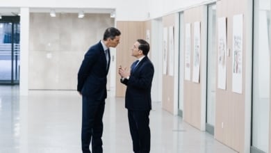 Los diplomáticos españoles vuelven a quejarse ante Sánchez por el "anómalo funcionamiento" del ministerio de Albares