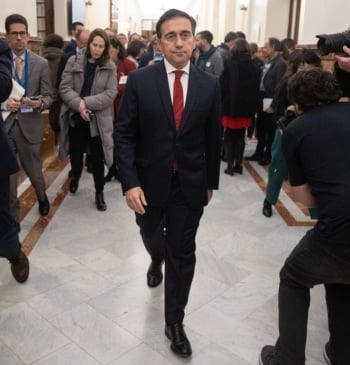 Listas negras, mordazas y llamadas a los medios para pedir cabezas: el [...]