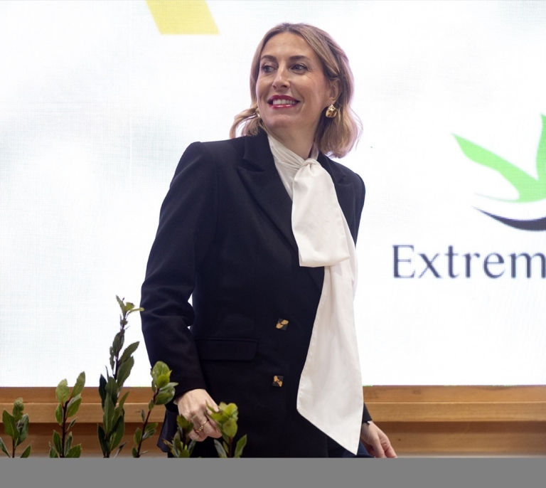 PP y Vox alejan las opciones de pacto en Extremadura a las puertas de otra negociación en Aragón