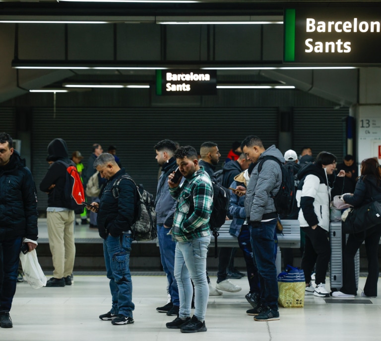 Renfe, Iryo y Ouigo suprimen los últimos trenes del día entre Madrid y Barcelona de forma indefinida para que Adif arregle las vías