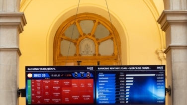 El Ibex 35 supera por primera vez los 18.000 puntos tras subir un 1,31 %