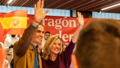 El PSOE intenta coger aire en Aragón tras la guerra de Sánchez con los tecnoligarcas: "Algo puede ayudar", "todo suma"