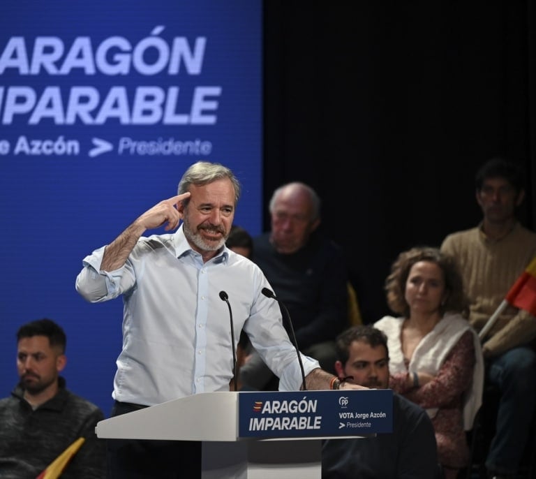 Azcón afronta las elecciones de Aragón con las encuestas dándole el gobierno solo si pacta con Vox