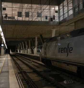 Un problema técnico detiene más de tres horas un AVE A Coruña-Madrid [...]
