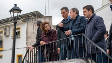 Federaciones del PSOE piden "reflexión" y "autocrítica" tras el desplome del 8-F: "Ferraz vive en otro planeta"