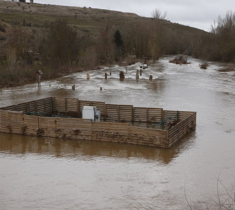 La crecida del Duero obliga a desalojos en San Esteban de Gormaz (Soria)