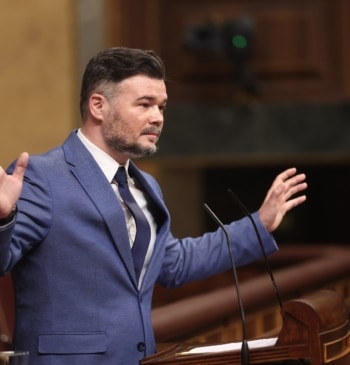 Rufián descarta acudir al acto de reedición de Sumar y recalca que [...]